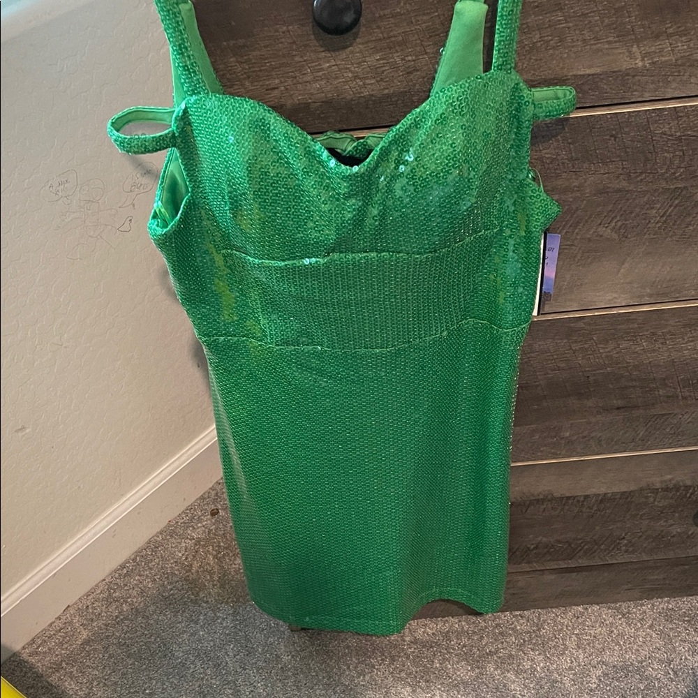 Morgan & Co. Vibrant Green Sequin mini dress brand new - Picture 1 of 4